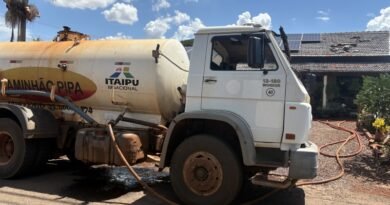 Casa pega fogo em Mercedes e rápida ação da prefeitura impede destruição do imóvel 1769709499IMG_1271