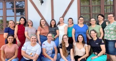 Equipes pedagógicas e as direções da Escola Municipal e dos CMEIs