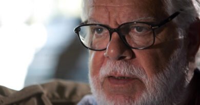 Morre Manuel Carlos, autor de novelas, aos 92 anos age20260110005-675×450