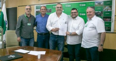 Lei que incentiva a redução do tempo de telas é sancionada assinatura_de_leis_carlos_rodrigues_11_0