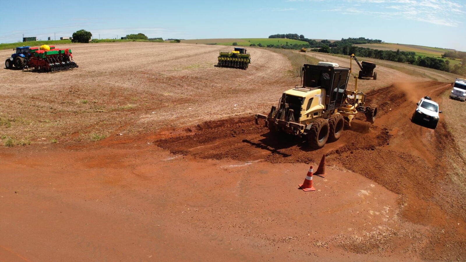 Infra realiza manutenção em estradas rurais não pavimentadas de Toledo