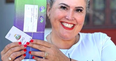 secretária municipal de Educação, Franciele Becker IMG_0124