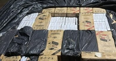 Ação conjunta entre BPFRON e PF resulta na apreensão de 12,5 mil pacotes de cigarros em Mercedes 069951fe92a820_WhatsApp_Image_2026_02_17_at_22.47.42
