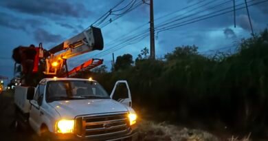 Fio se rompe e gera princípio de incêndio em Quatro Pontes IMG_1451