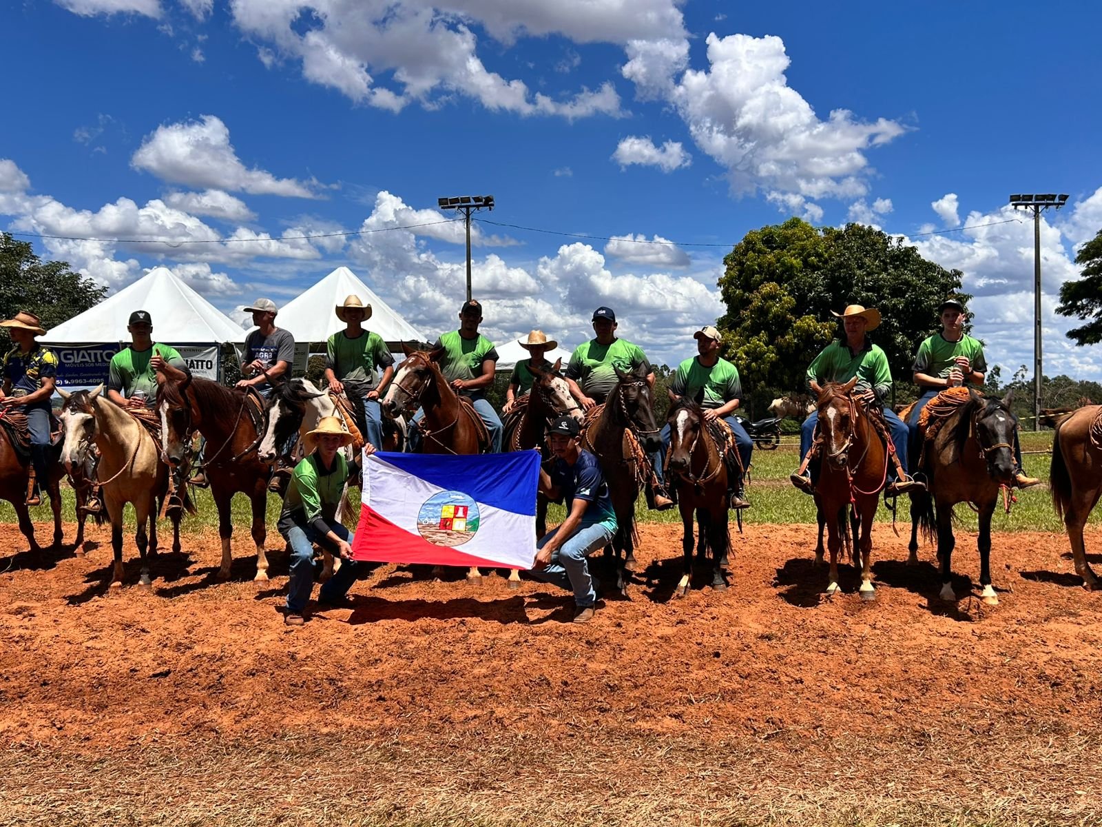 Atletas de Quatro Pontes participam da 1ª etapa da 6ª Copa do Laço na Moto Vaca