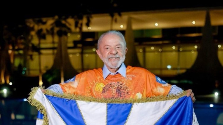 Oposição aciona Justiça e TSE para barrar desfile de carnaval que homenageia Lula