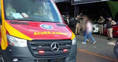 Pai e filho são assassinados dentro de loja de veículos em Cascavel 69a7324423fb7-z-medium