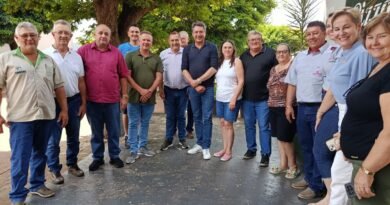 AFBB5E2D-1578-4444-95B3-DD56BEF570BA