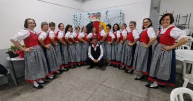 Grupos folclóricos de Quatro Pontes participam de mostra cultural em Marechal Cândido Rondon Grupo Amor e Querência - foto aprimorada