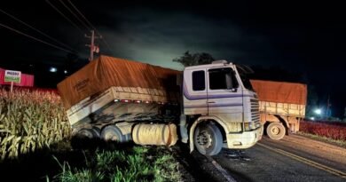 Acidente envolveu carreta e dois carros na rodovia entre Marechal Rondon e Curvado 96a2fe70289b70_WhatsApp_Image_2026_06_14_at_23.10.39