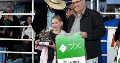 Atleta de Quatro Pontes conquista destaque em prova de Três Tambores em Entre Rios do Oeste EDIT Larissa Kieling representa Quatro Pontes na modalidade Três Tambores1