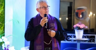 Padre Solano enaltece papel da Rádio Tropical FM na evangelização e na comunidade 2A3853AF-8094-475D-B83C-ED4881BCA155
