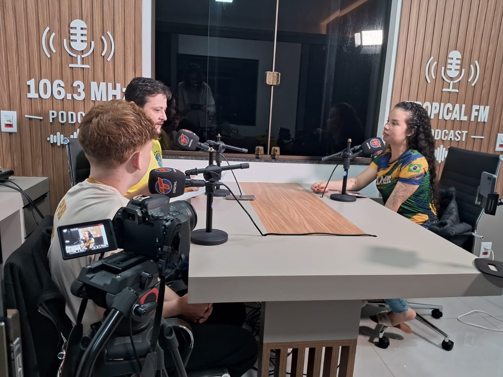 Podcast da Rádio Tropical FM estreia com debate esportivo e promete novos temas