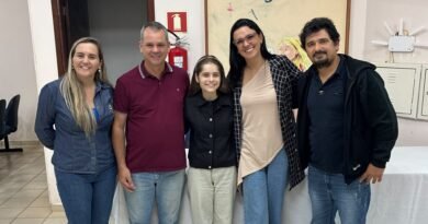 Vencedora do FESPONTES visita Quatro Pontes e reforça importância do festival na valorização de novos talentos Edit Vencedora do fespontes2