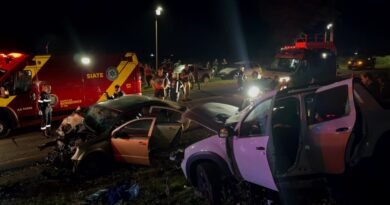 Colisão na PR-495 deixa mulheres presas às ferragens e provoca segundo acidente com ferido entre Pato Bragado e Entre Rios 06a7fb55f5276e_WhatsApp_Image_2026_08_14_at_21.13.34__2_