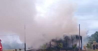 Incêndio destrói casa mista e mobiliza bombeiros na região da PUCPR, em Toledo 2026-08-05-09-15-28-webwhatsapp-14