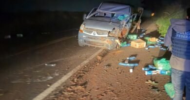 Polícia Federal divulga informações oficiais sobre capotamento de van com contrabandistas na BR-163 em Marechal Rondon 96a7ddc5a02f0f_WhatsApp_Image_2026_08_13_at_11.36.30__1_