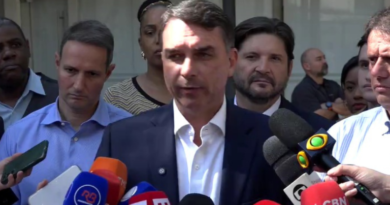 Plano de governo de Flávio prevê mudanças no STF e quarentena para ministros Design-sem-nome-2026-07-31T141308.826