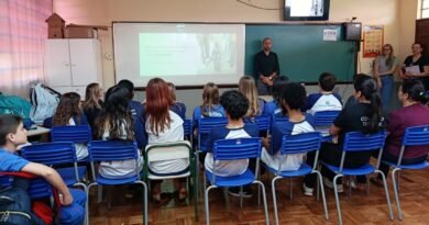 Colégio Estadual de Quatro Pontes recebe ação de prevenção ao bullying e cyberbullying EDIT WhatsApp Image 2026-08-28 at 15.57.01.jpeg1
