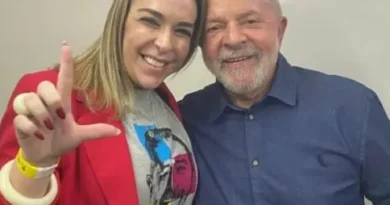 Lula já tirou ao menos três fotos com lobista e investigada Roberta Luchsinger, que diz ‘nunca ter visto’ WhatsApp-Image-2026-08-27-at-21.43.01-e1787878429619