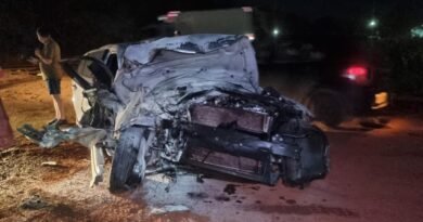 BMW fica destruída após colisão com carreta durante tentativa de ultrapassagem em BR de Cascavel 2026-09-25-05-48-07-whatsapp-image-2026-09-24-at-194938j