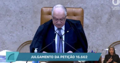 ‘Decisão cabe ao plenário, não a um ministro’, diz Fachin no início da sessão sobre Moraes Design-sem-nome-2026-09-15T104906.445