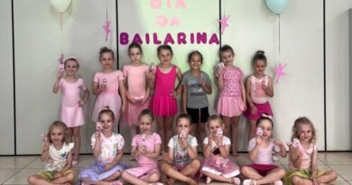 Bailarinas de Quatro Pontes participam de aula especial em comemoração ao Dia da Bailarina EDIT IMG_0634