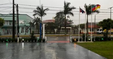 Forte chuva provoca queda de energia em Quatro Pontes; Copel confirma defeito na rede IMG_3319
