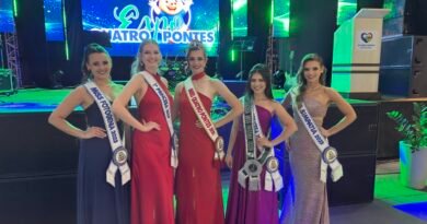 Representantes da beleza de Quatro Pontes participam das comemorações dos 34 anos do município IMG_5313