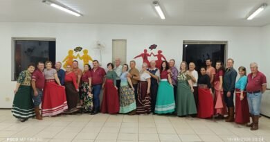 Grupo Amor à Querência representa Quatro Pontes e mantém viva a tradição gaúcha em apresentações na região WhatsApp Image 2026-09-21 at 10.48.19 (1)