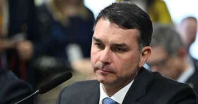 Campanha de Flávio acusa Dino de interferência eleitoral após decisão sobre Nossa Senhora: ‘Atropelando as regras’ design-sem-nome-8-3-1