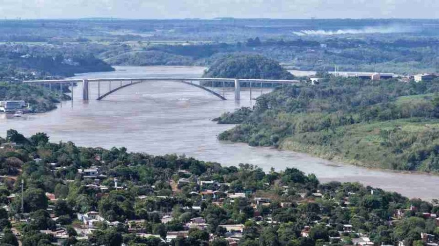 Rio Paraná recua, mas cheia ainda afeta 225 famílias e mantém áreas sob risco