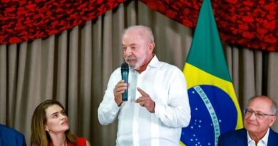 Aliados tentam animar Lula, mas reunião expõe falta de rumo da campanha petista 55572062903-402e824adc-k