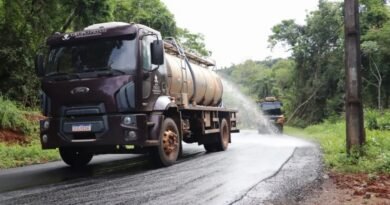 Trecho entre a Linha Bandeirantes e o salão comunitário da Linha São José Guaçu recebe asfaltamento 66ad678fdd2736_854132537_1403331685248569_8364207014153956733_n__Copy_