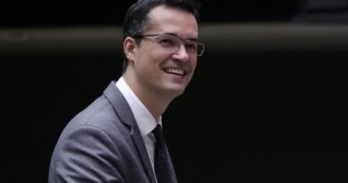 Nunes Marques recoloca Deltan na disputa pelo Senado no Paraná Deltan-Dallagnol-marco-de-2023-1024x683