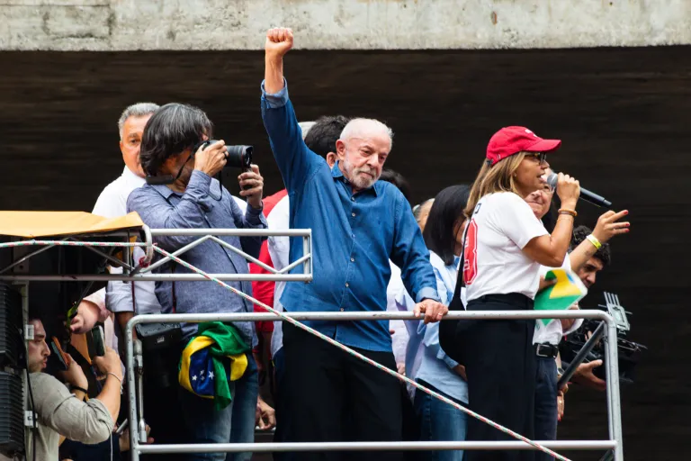 Reinaldo Polito: “Lula ‘faz o diabo’ para reverter as intenções de voto, mas Flávio reage com firmeza”