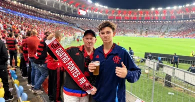 Torcedores de Quatro Pontes marcam presença no Maracanã em semifinal da Libertadores Torcida-Rubro-Negra-no-Estadio