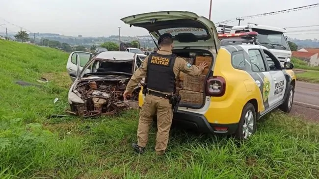 Veículo carregado com maconha bate em caminhão e jovem fica em estado grave na PR 585 em Toledo