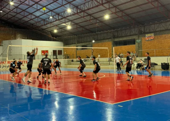 Realizada mais uma rodada do Municipal de Voleibol. Última partida da primeira fase acontece hoje